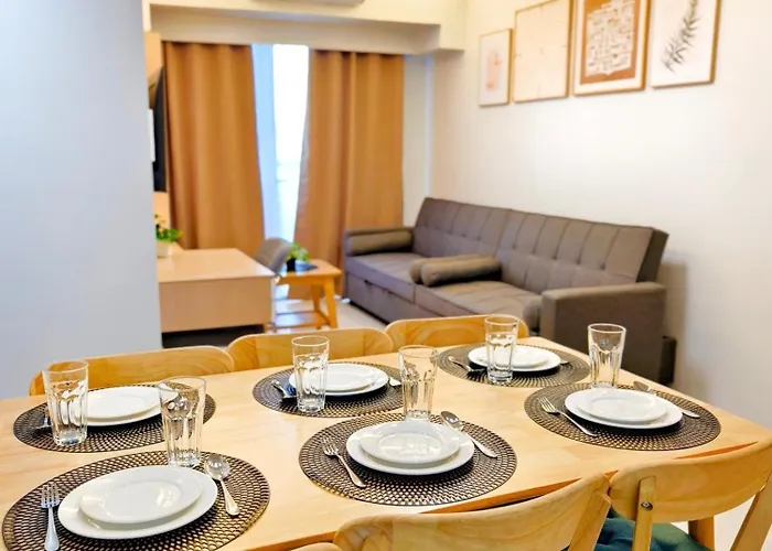 34b Taft East Gate 2 Bedroom Unit Pool, Gym, Balcony * Cebu