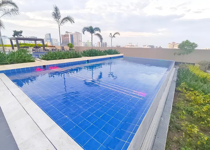34b Taft East Gate 2 Bedroom Unit Pool, Gym, Balcony Apartment