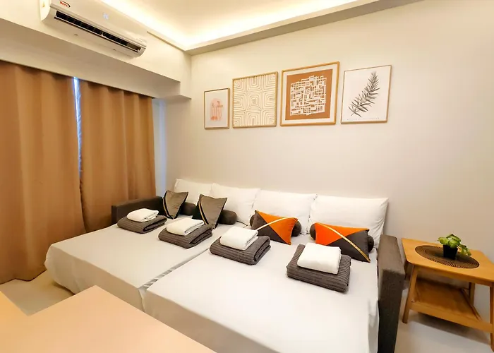 Apartment 34b Taft East Gate 2 Bedroom Unit Pool, Gym, Balcony Cebu