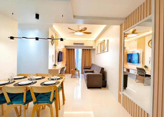 34b Taft East Gate 2 Bedroom Unit Pool, Gym, Balcony Cebu