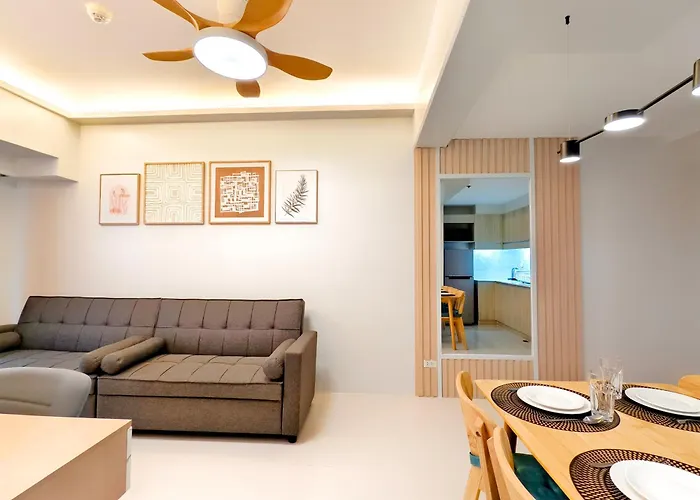 34b Taft East Gate 2 Bedroom Unit Pool, Gym, Balcony Apartment Cebu