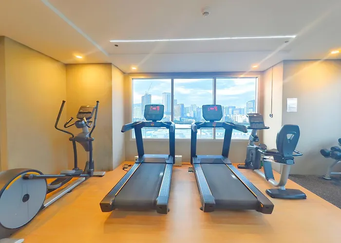 Apartment 34b Taft East Gate 2 Bedroom Unit Pool, Gym, Balcony Cebu