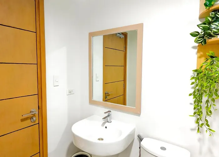 34b Taft East Gate 2 Bedroom Unit Pool, Gym, Balcony Apartment