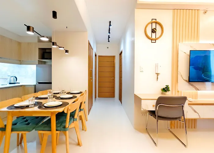 34b Taft East Gate 2 Bedroom Unit Pool, Gym, Balcony Apartment