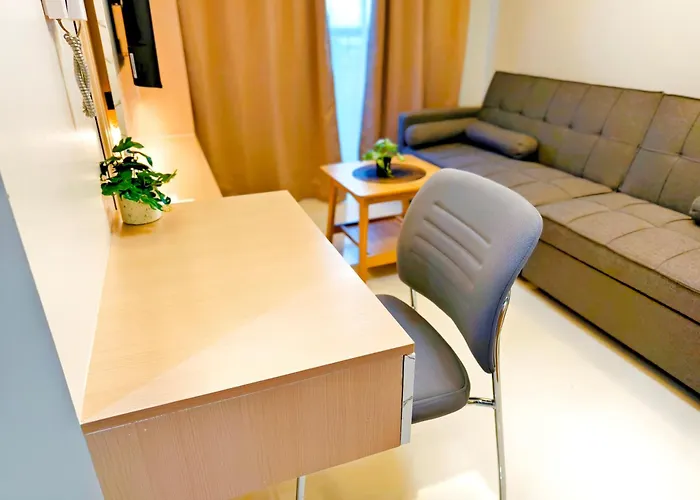 34b Taft East Gate 2 Bedroom Unit Pool, Gym, Balcony Apartment *