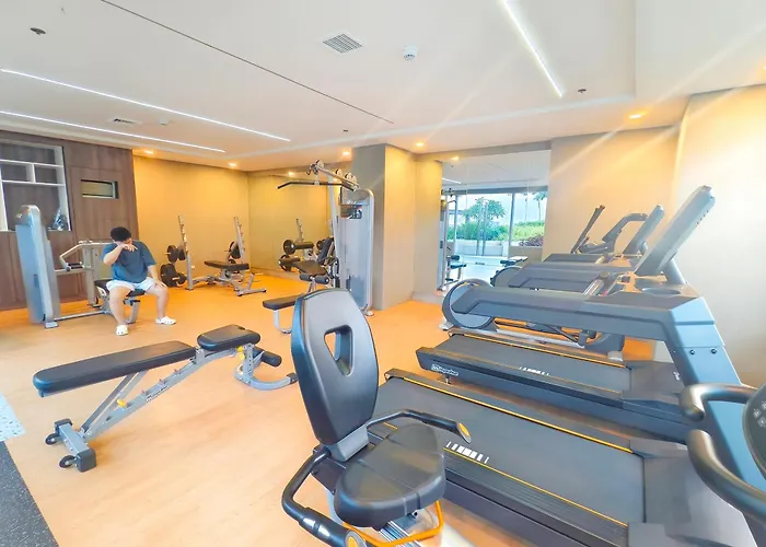 34b Taft East Gate 2 Bedroom Unit Pool, Gym, Balcony * Cebu