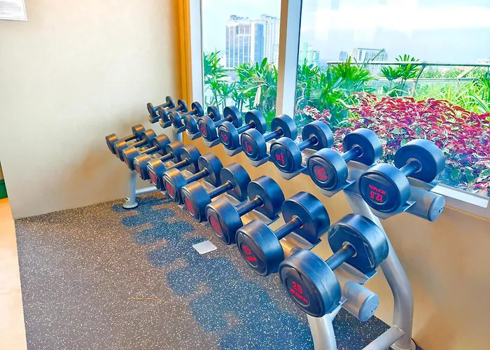 34b Taft East Gate 2 Bedroom Unit Pool, Gym, Balcony Apartment