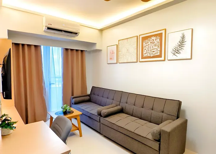 Apartment 34b Taft East Gate 2 Bedroom Unit Pool, Gym, Balcony Cebu