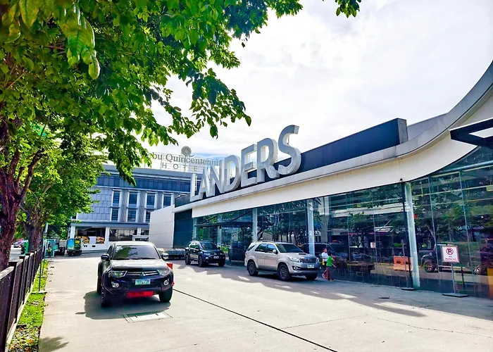Apartment 34b Taft East Gate 2 Bedroom Unit Pool, Gym, Balcony