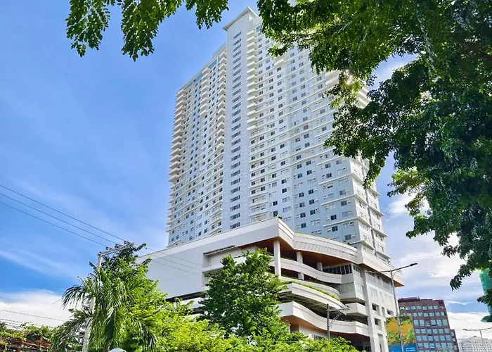 34b Taft East Gate 2 Bedroom Unit Pool, Gym, Balcony * Cebu